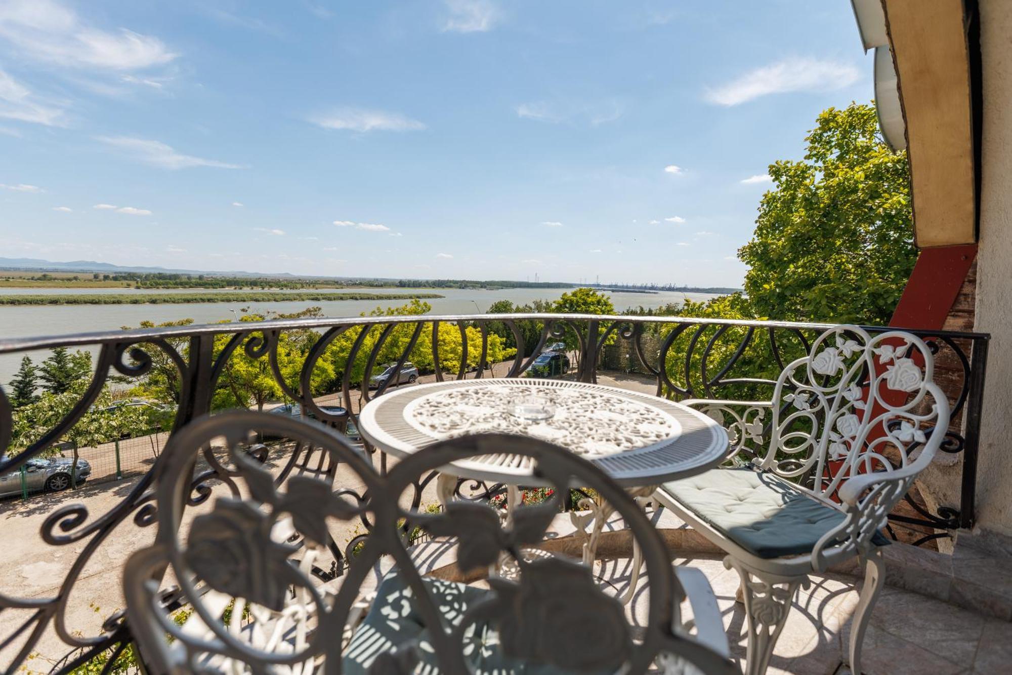 Vila Belvedere Galaţi Buitenkant foto